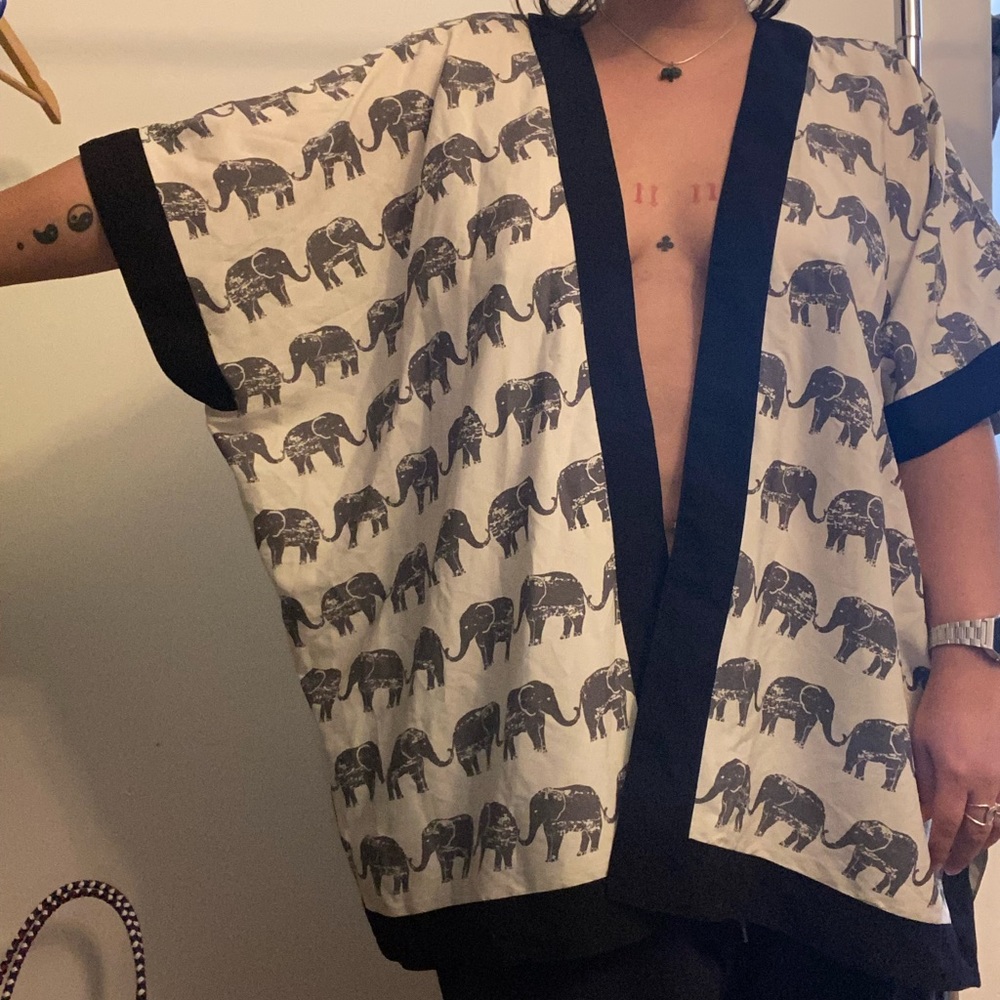 Black and White/cream Elephant Steve Madden open light cardigan